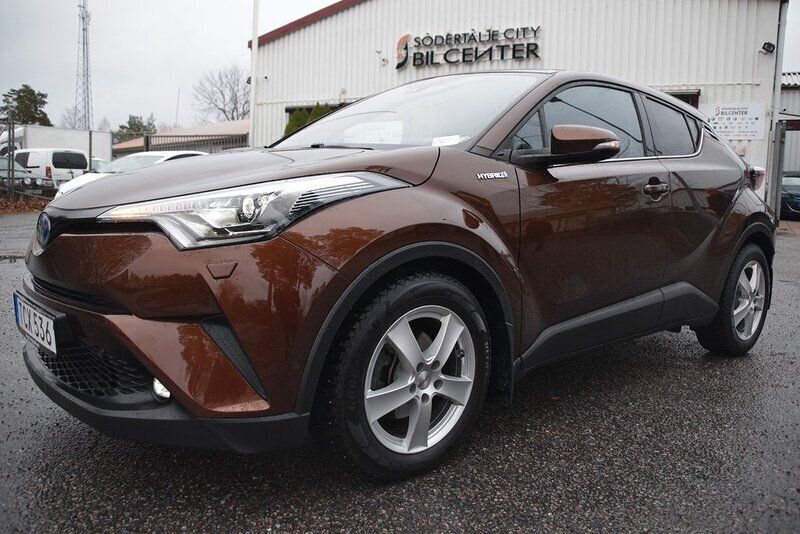 Brun Begagnad 2018 Toyota C-HR Executive SUV | 219 900 kr (Marknadspris) - Bild 1/4