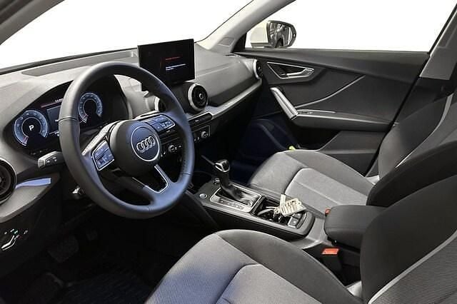 Begagnad Audi Q2 Advanced Plus 151 HK (111 kW) 2024 Vit SUV