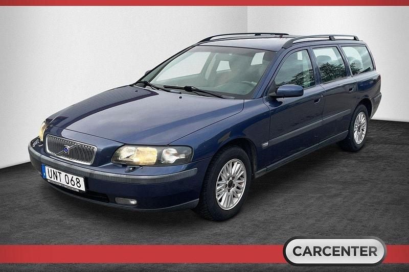 Mörkblå Begagnad 2003 Volvo V70 Business Edition Kombi | 24 500 kr (Marknadspris) - Bild 1/4