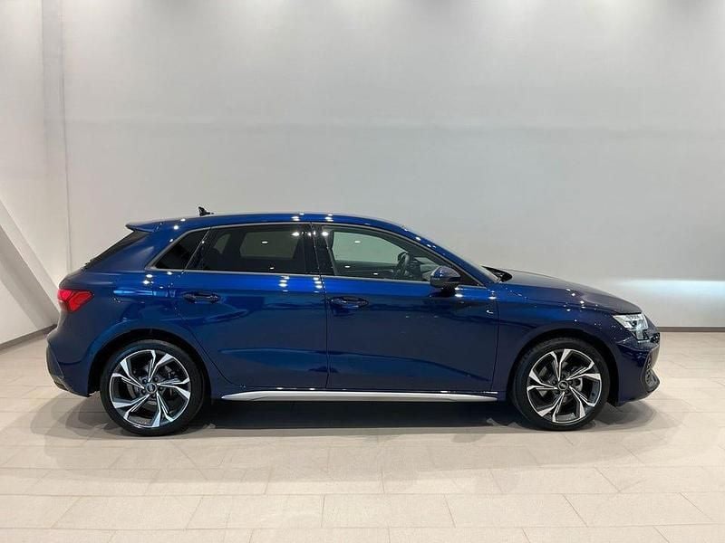 Begagnad Audi A3 S-Line 150 HK (110 kW) 2025 Blå