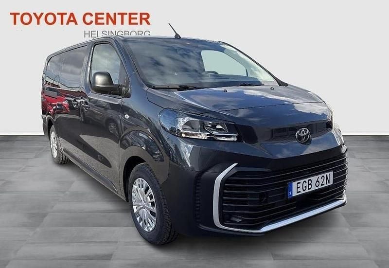 Begagnad Toyota Proace Comfort 100 kW (137 HK) 2024 Grå Minibuss