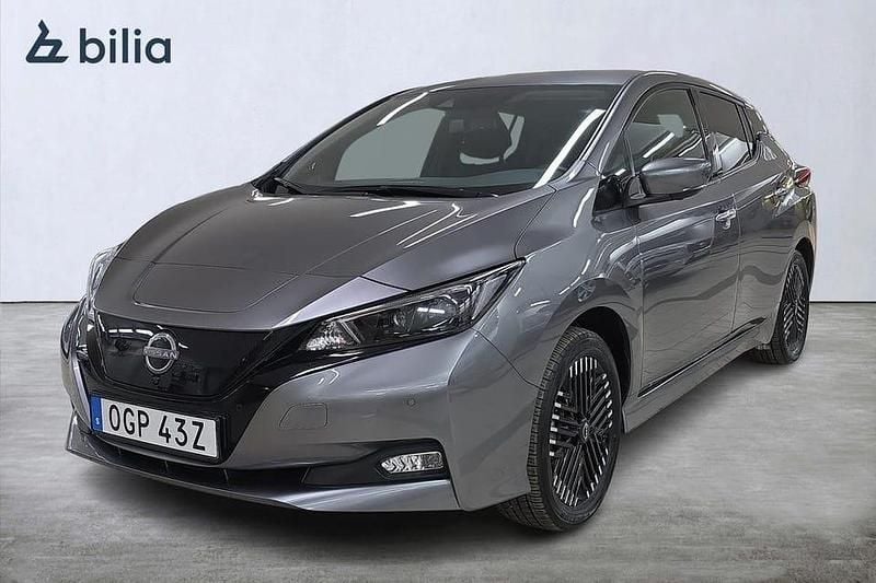 Grå Begagnad 2023 Nissan Leaf N-Connecta Halvkombi | 199 000 kr (Superpris) - Bild 1/3