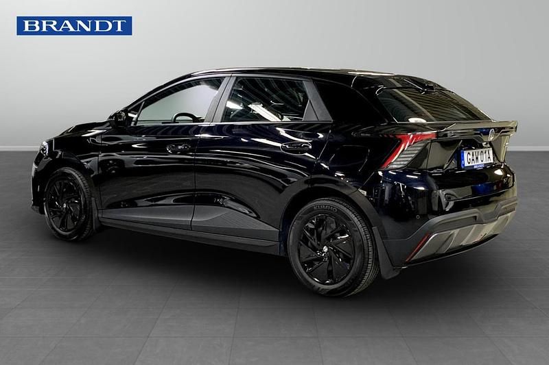 Begagnad MG MG4 EV 2023 Svart Halvkombi