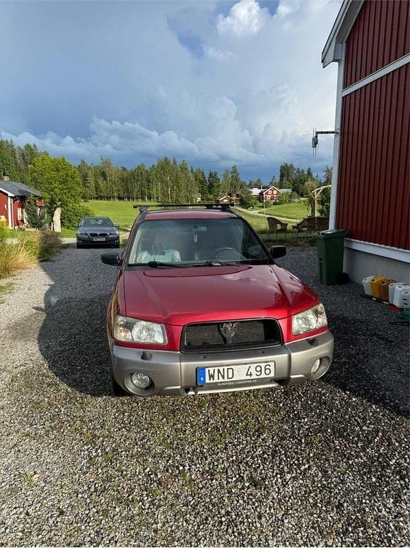 Röd Begagnad 2005 Subaru Forester SUV | 27 500 kr (Bra pris) - Bild 1/4