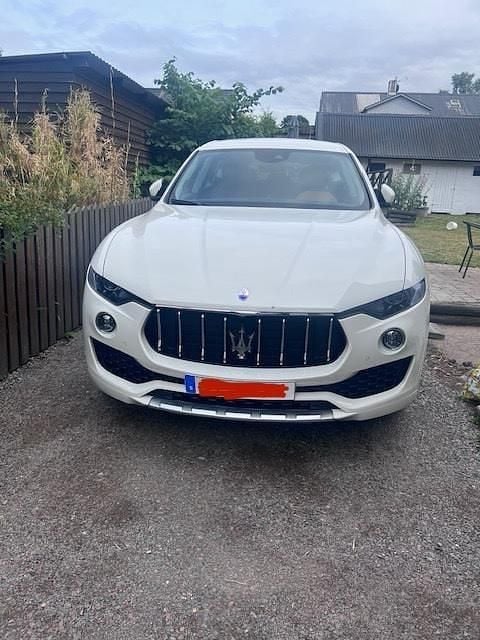 Begagnad 2017 Maserati Levante SUV | 375 000 kr - Bild 1/4
