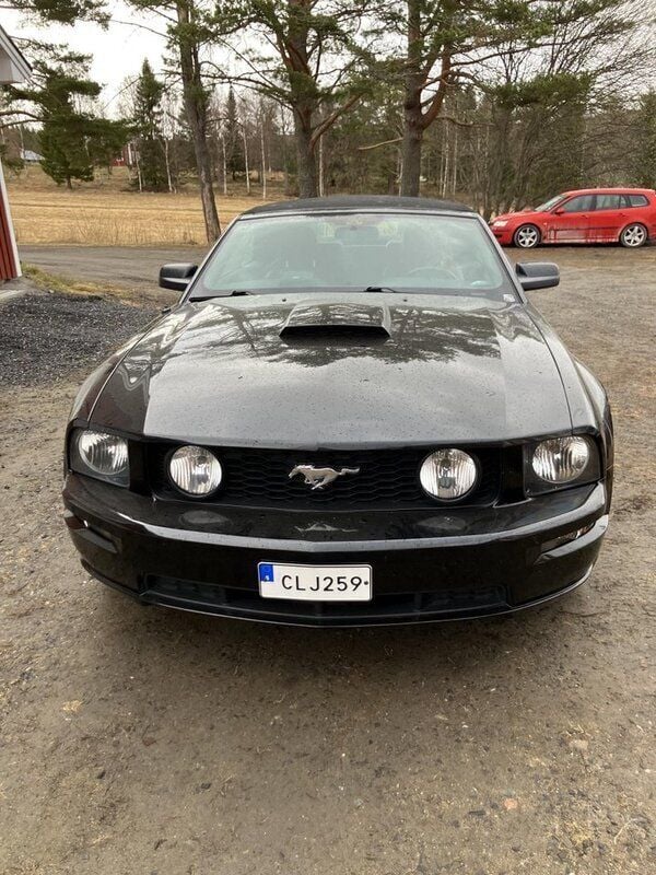 Svart Begagnad 2007 Ford Mustang GT Convertible Cab | 195 000 kr (Superpris) - Bild 1/4