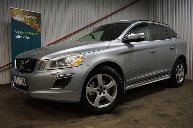 Begagnad Volvo XC60 R-Design 205 HK (150 kW) 2011 Silver SUV