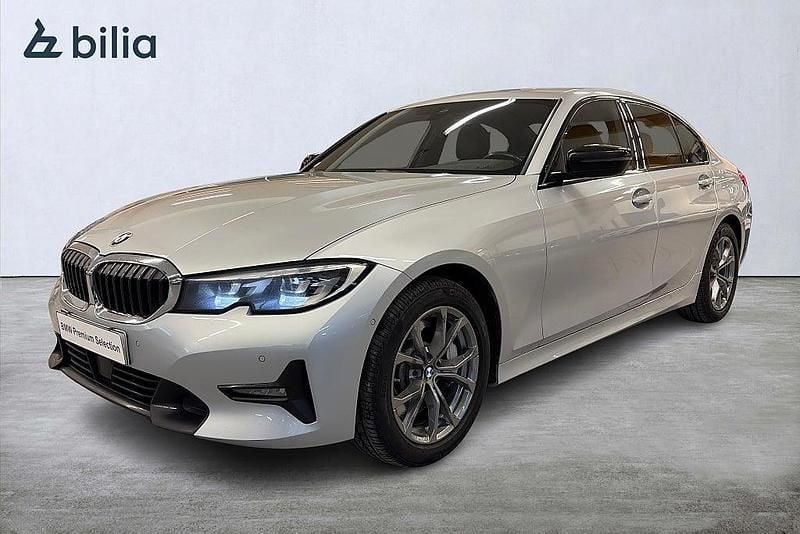 Begagnad BMW 330 Sport Line 258 HK (189 kW) 2019 Silver Sedan