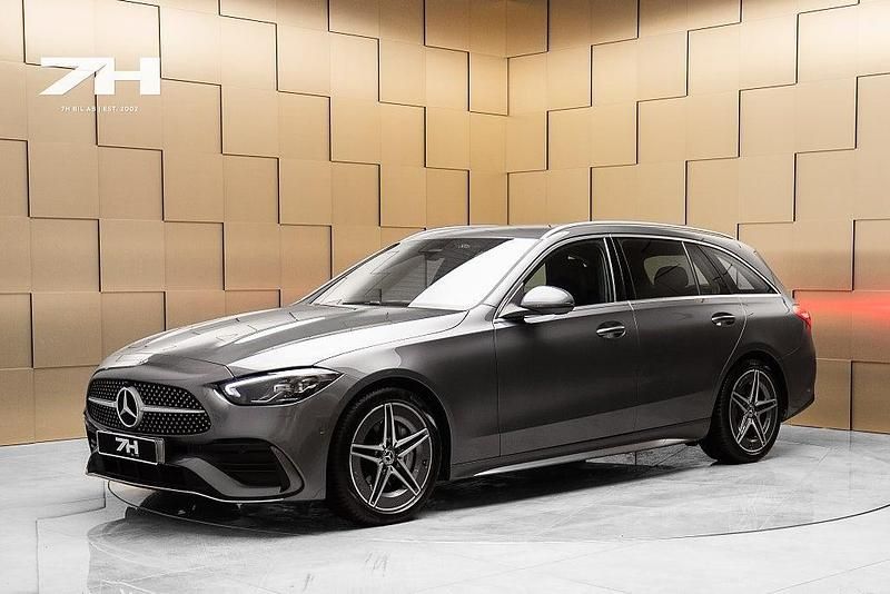 Grå Begagnad 2024 Mercedes C200 AMG line Kombi | 429 900 kr (Marknadspris) - Bild 1/4