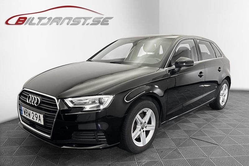 Svart Begagnad 2020 Audi A3 Sportback Halvkombi | 189 900 kr - Bild 1/4