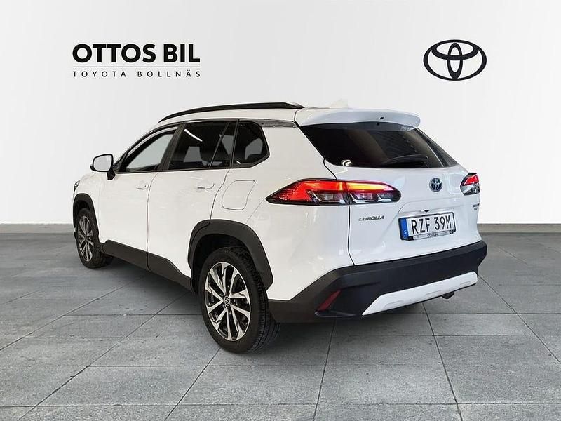 Begagnad Toyota Corolla Cross Style 200 HK (147 kW) 2022 Vit SUV