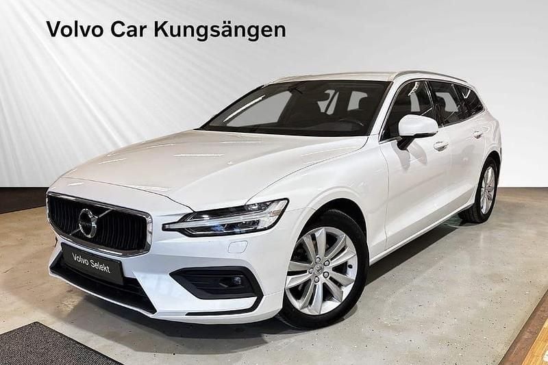 Vit Begagnad 2021 Volvo V60 Momentum Kombi | 309 900 kr (Bra pris) - Bild 1/3