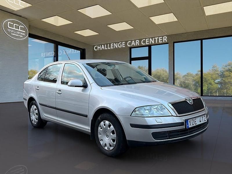 Silver Begagnad 2005 Skoda Octavia Halvkombi | 35 000 kr (Marknadspris) - Bild 1/4