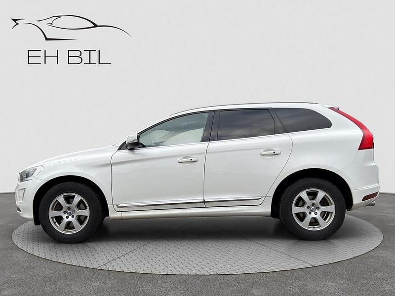 Begagnad Volvo XC60 Summum 150 HK (110 kW) 2016 Vit SUV