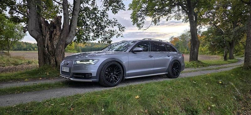 Grå Begagnad 2018 Audi A6 Allroad Ambition Kombi | 264 999 kr (Marknadspris) - Bild 1/4