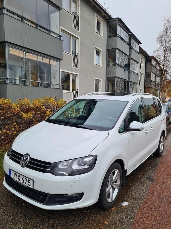 Begagnad VW Sharan 140 HK (102 kW) 2015 Minibuss