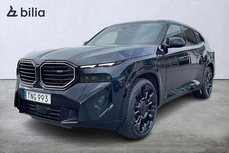 Svart Begagnad 2023 BMW XM SUV | 1 349 900 kr - Bild 1/3