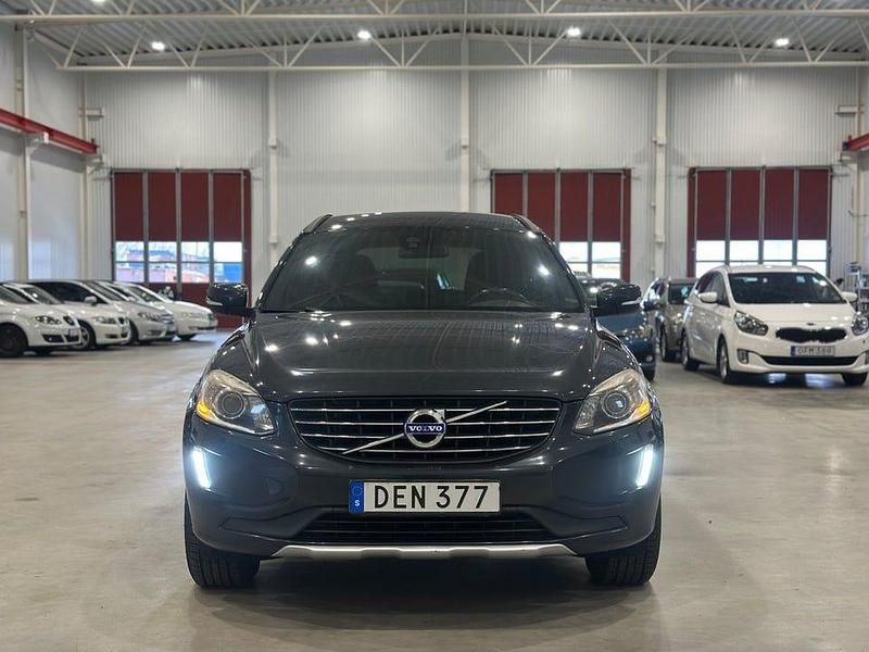 Begagnad Volvo XC60 Momentum 181 HK (133 kW) 2014 Grå SUV