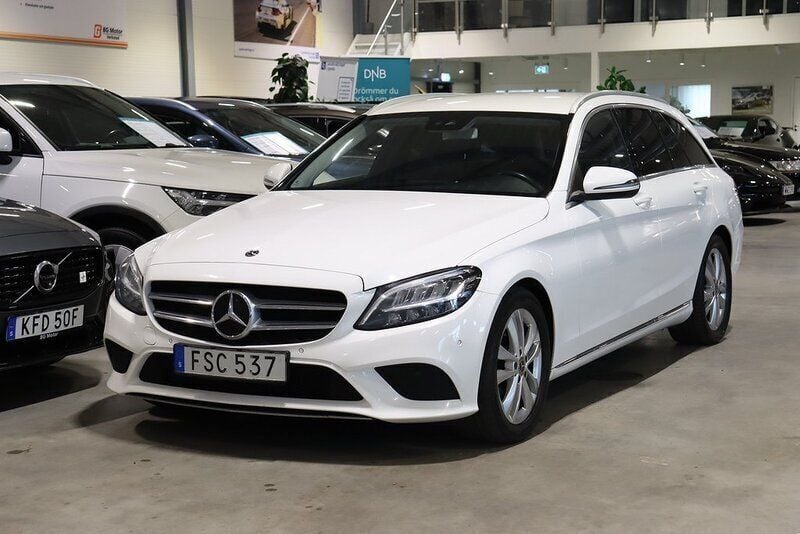 Vit Begagnad 2018 Mercedes C220 Avantgarde Kombi | 219 900 kr (Marknadspris) - Bild 1/4