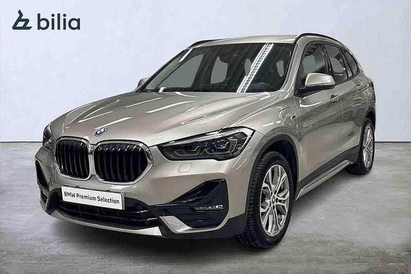 Silver Begagnad 2022 BMW X1 SUV | 329 900 kr (Bra pris) - Bild 1/1