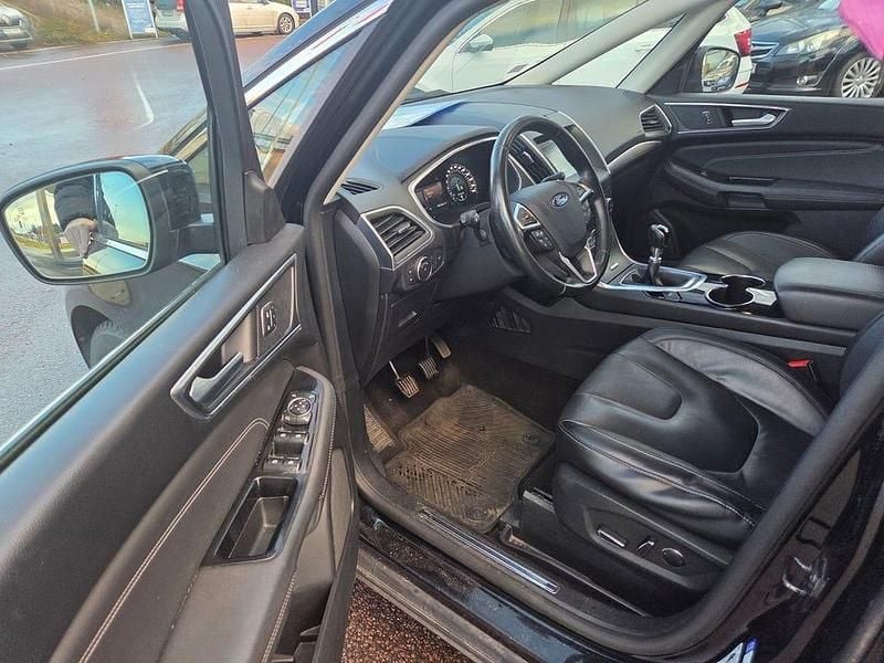 Begagnad Ford S-MAX Titanium 150 HK (110 kW) 2016 Svart Minibuss
