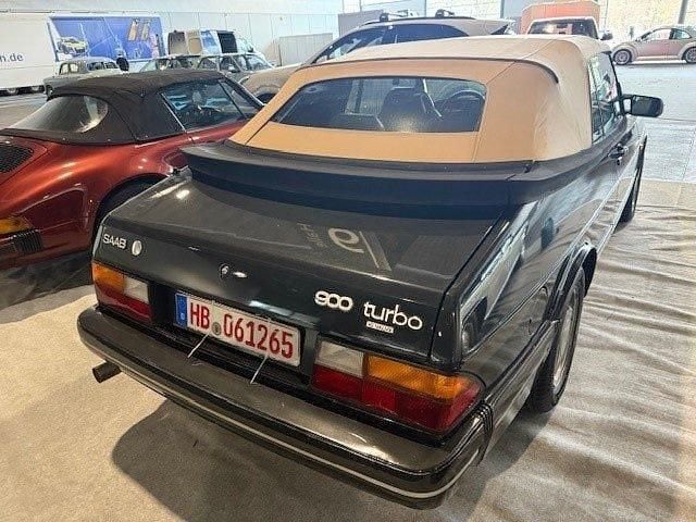 Begagnad Saab 900 185 HK (136 kW) 1994 Svart