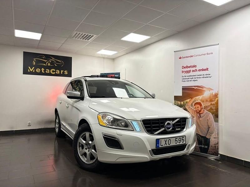 Begagnad Volvo XC60 R-Design 163 HK (119 kW) 2013 Vit SUV