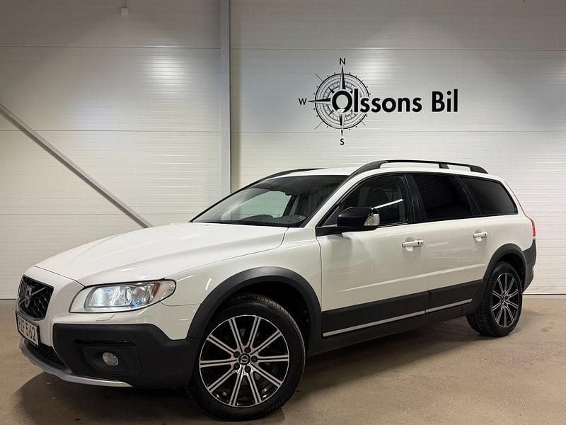 Vit Begagnad 2015 Volvo XC70 Standard Kombi | 169 900 kr (Marknadspris) - Bild 1/4