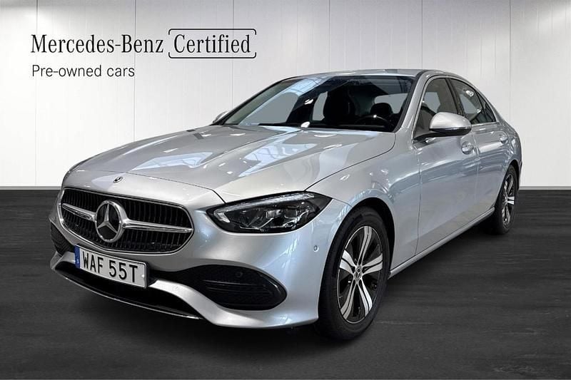 Silver Begagnad 2023 Mercedes C220 Avantgarde Sedan | 389 900 kr (Superpris) - Bild 1/4