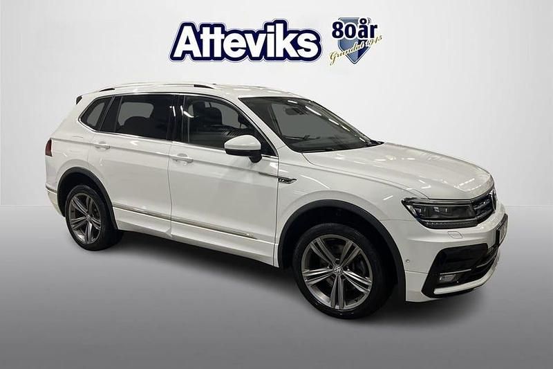 Vit Begagnad 2018 VW Tiguan Allspace R-line SUV | 289 900 kr (Marknadspris) - Bild 1/4