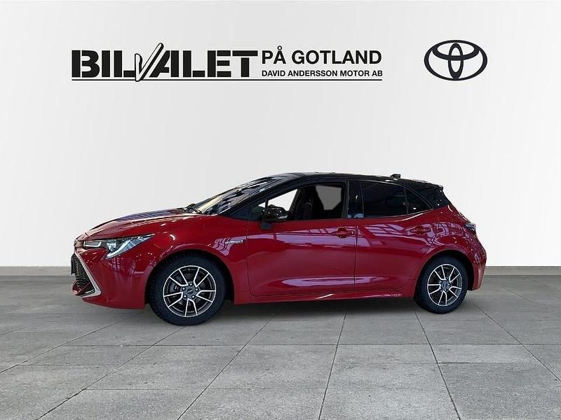 Begagnad Toyota Corolla 122 HK (89 kW) 2019 Röd Halvkombi
