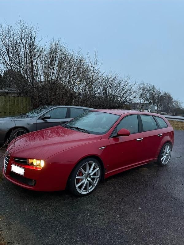 Begagnad 2008 Alfa Romeo 159 Kombi | 20 000 kr - Bild 1/4
