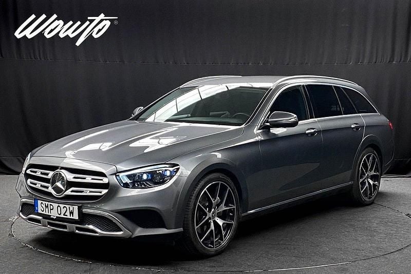 Grå Begagnad 2023 Mercedes E220 Kombi | 509 800 kr (Dyr) - Bild 1/3
