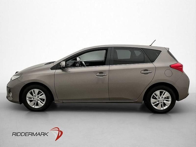 Begagnad Toyota Auris Edition 132 HK (97 kW) 2015 Brun Halvkombi