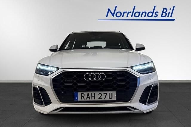 Begagnad Audi Q5 Design 367 HK (269 kW) 2023 Ibisvit SUV