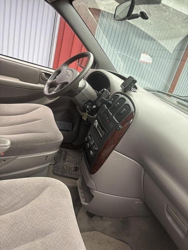 Brun Begagnad 2003 Chrysler Town & Country Van | 55 000 kr - Bild 1/4
