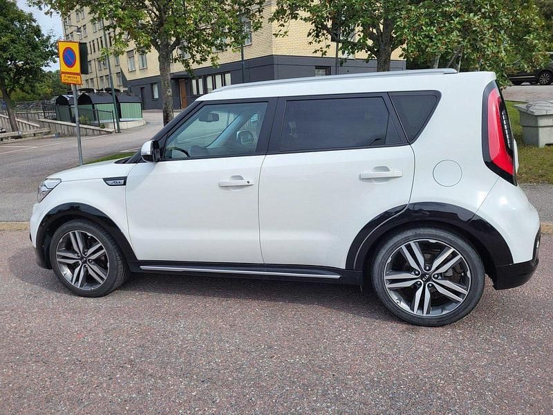 Vit Begagnad 2017 Kia Soul 2 SUV | 139 000 kr (Marknadspris) - Bild 1/4