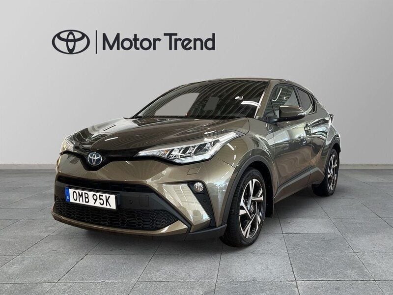 Grön Begagnad 2022 Toyota C-HR Edition SUV | 289 000 kr (Marknadspris) - Bild 1/4