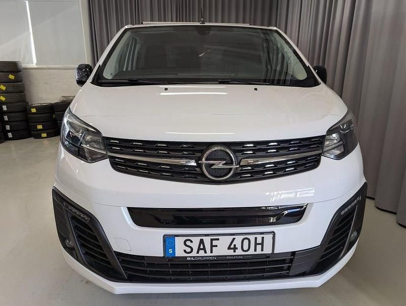 Begagnad Opel Vivaro-e Combi 100 kW (136 HK) 2022 Vit Van