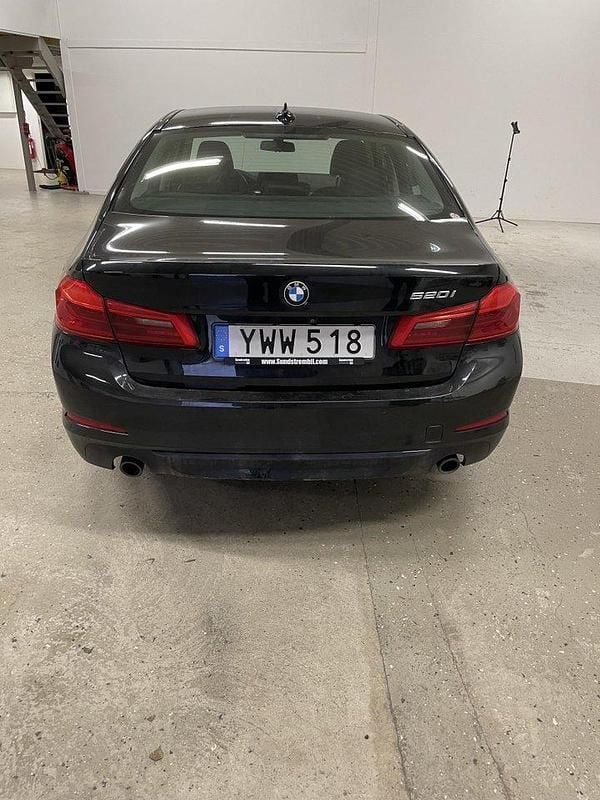 Svart Begagnad 2019 BMW 520 Sport Line Sedan | 225 000 kr (Superpris) - Bild 1/4