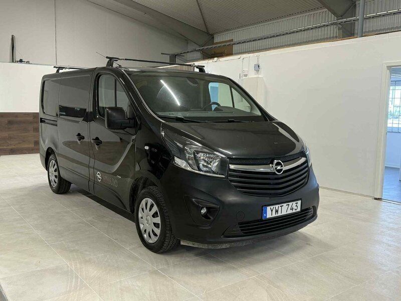 Svart Begagnad 2018 Opel Vivaro Van | 139 900 kr (Bra pris) - Bild 1/4