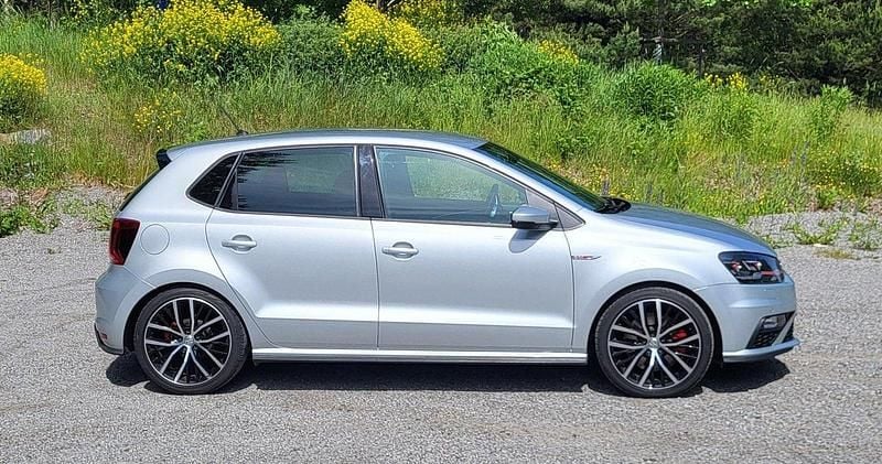 Silver Begagnad 2017 VW Polo GTI Halvkombi | 159 000 kr - Bild 1/4