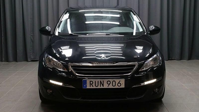 Begagnad Peugeot 308 SW 131 HK (96 kW) 2015 Svart Kombi