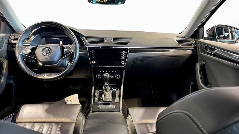 Begagnad Skoda Superb LAURIN & KLEMENT 156 HK (114 kW) 2020 Svart Kombi