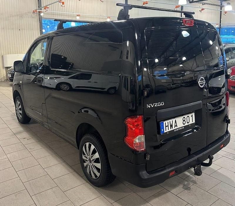 Begagnad Nissan NV200 86 HK (63 kW) 2012 Svart Minibuss