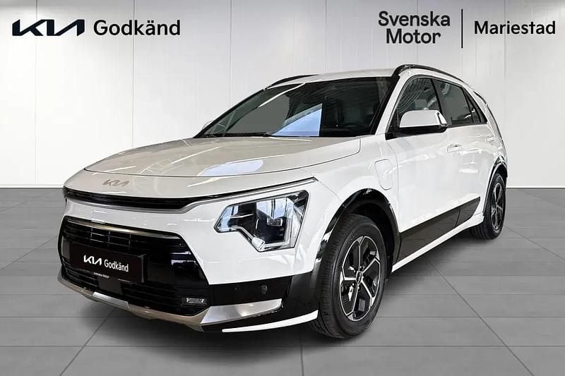 Vit Begagnad 2022 Kia Niro Advance SUV | 309 900 kr (Marknadspris) - Bild 1/4