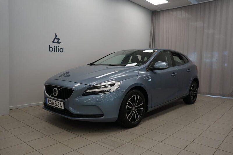 Ljusblå (blå) Begagnad 2018 Volvo V40 Business Edition Kombi | 189 000 kr (Lite dyr) - Bild 1/4