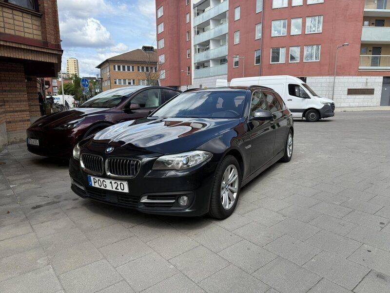 Svart Begagnad 2014 BMW 535 Comfort Edition Kombi | 229 900 kr (Dyr) - Bild 1/4