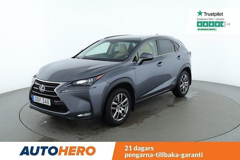 Grå Begagnad 2015 Lexus NX300h SUV | 214 000 kr (Marknadspris) - Bild 1/4