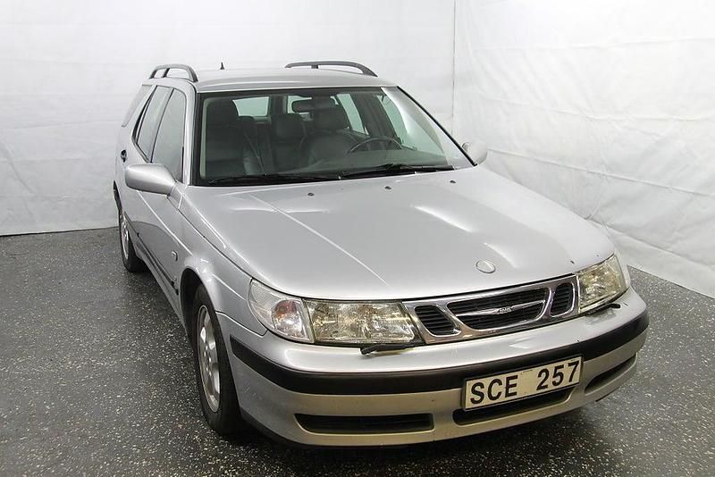 Begagnad Saab 9-5 150 HK (110 kW) 2000 Ljusgrå Kombi